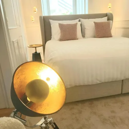 Villa Casa De Jacuzzi E Sauna *