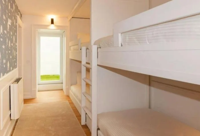 Villa Casa De Jacuzzi E Sauna *